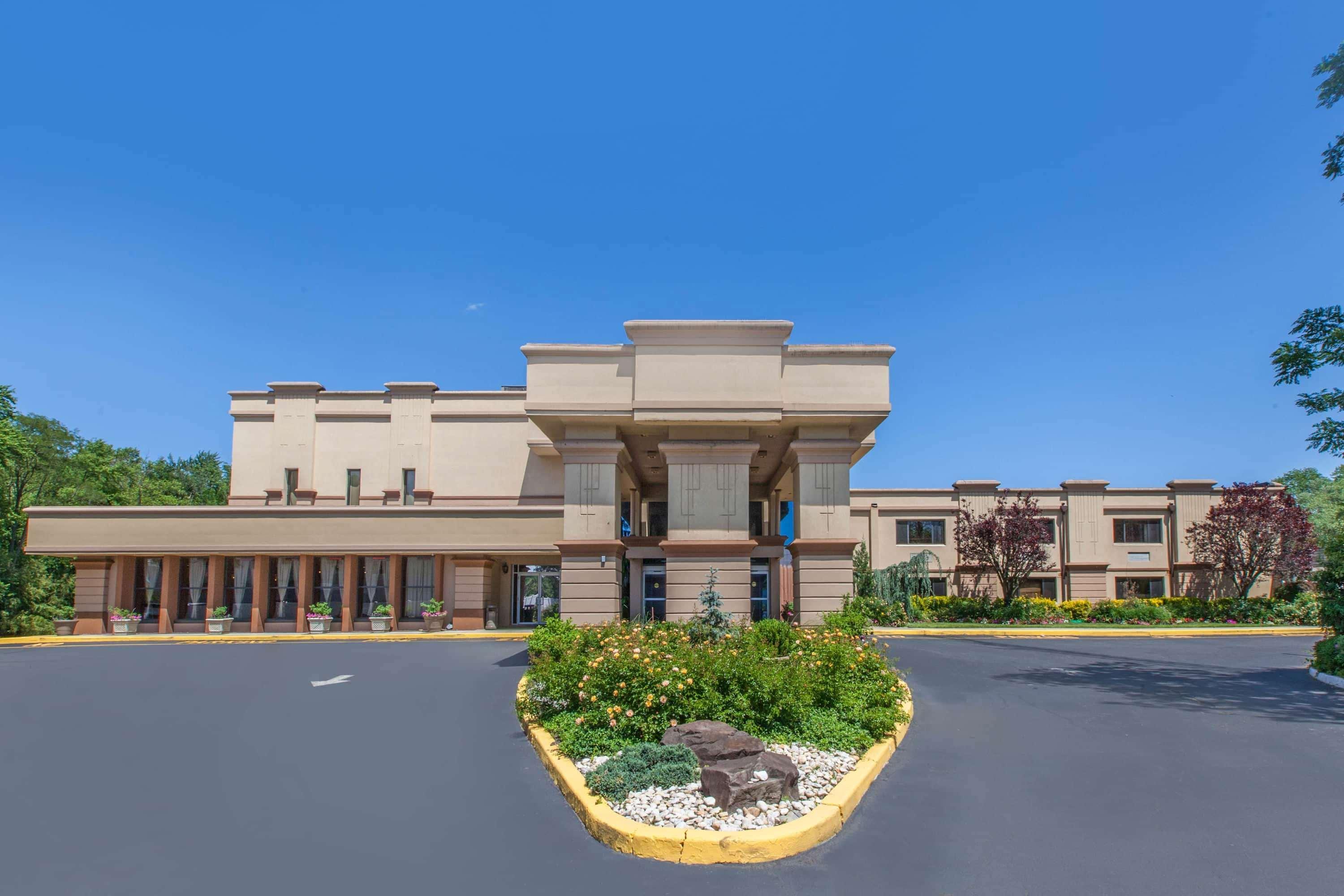 Hotel Baymont By Wyndham Pompton Plains/Wayne à Pequannock Extérieur photo