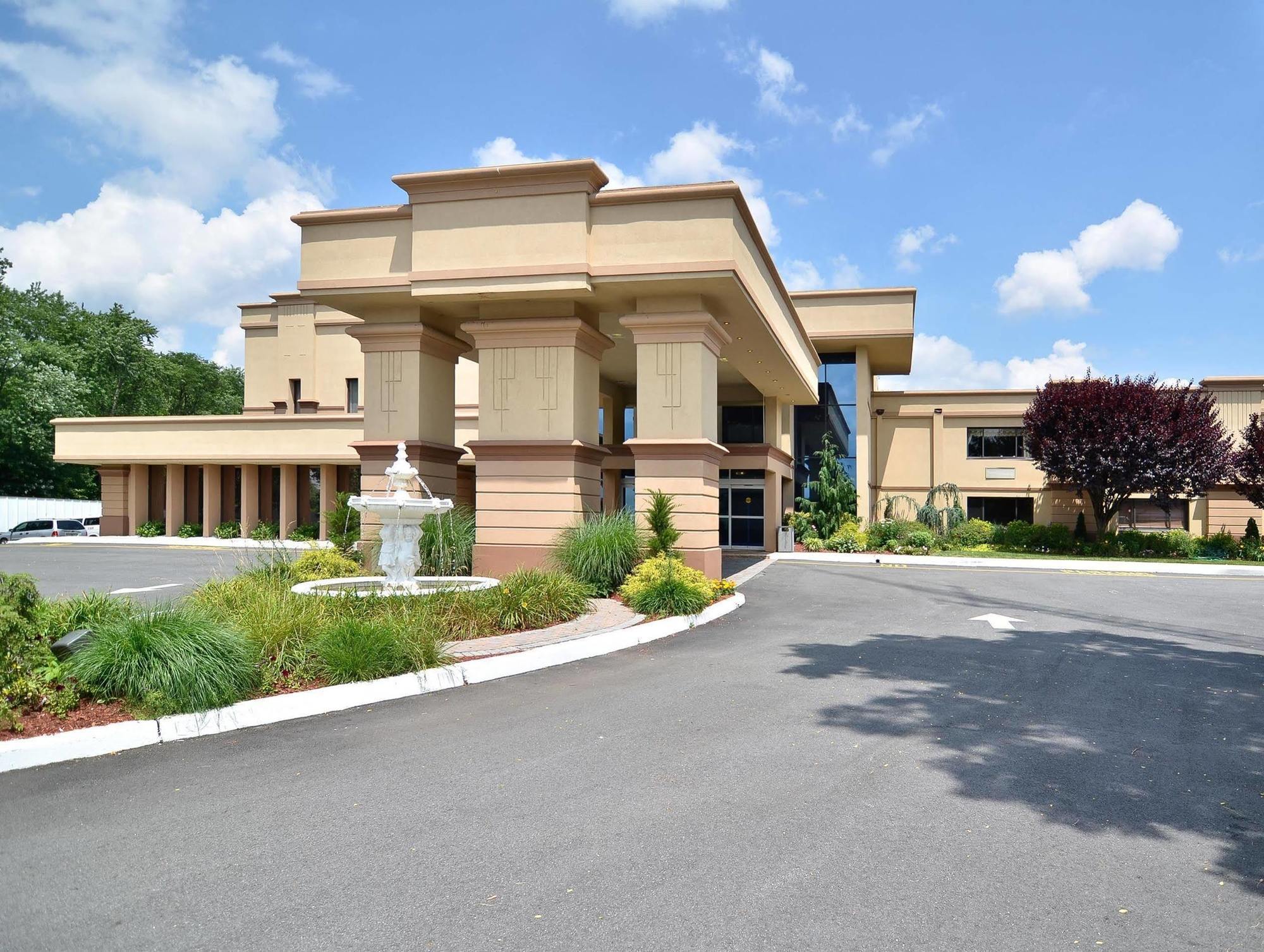 Hotel Baymont By Wyndham Pompton Plains/Wayne à Pequannock Extérieur photo